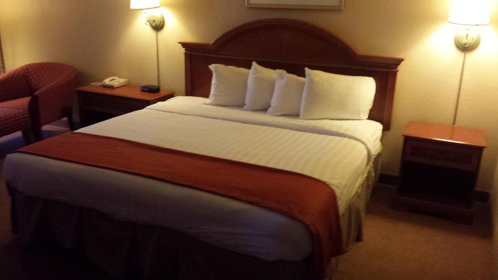 Baymont By Wyndham Paris Motel Kamer foto